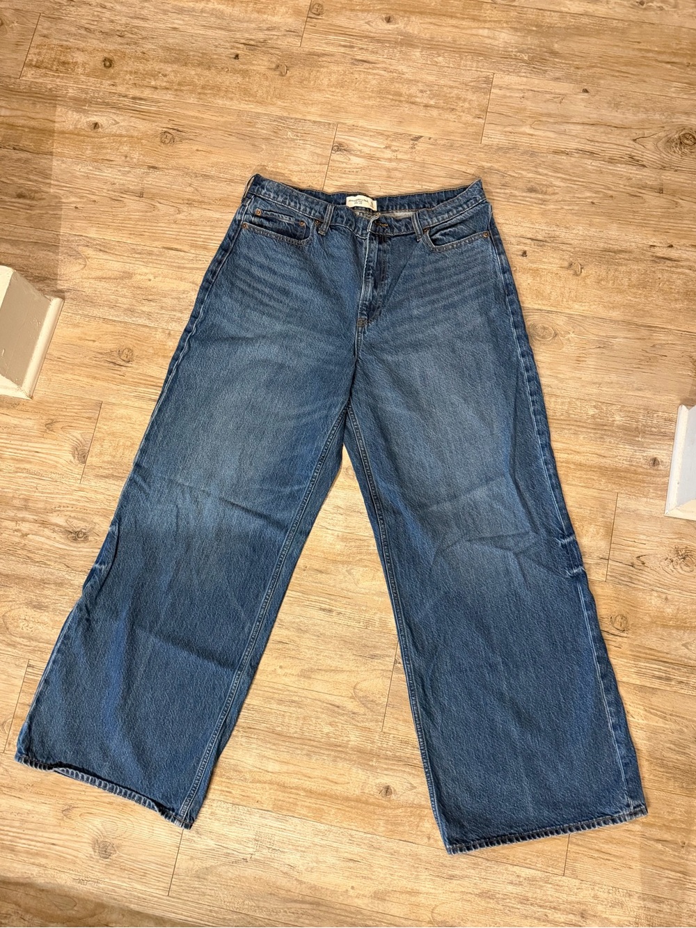 Abercrombie & Fitch High Rise Wide-Leg Women's Jeans Size 32 Long